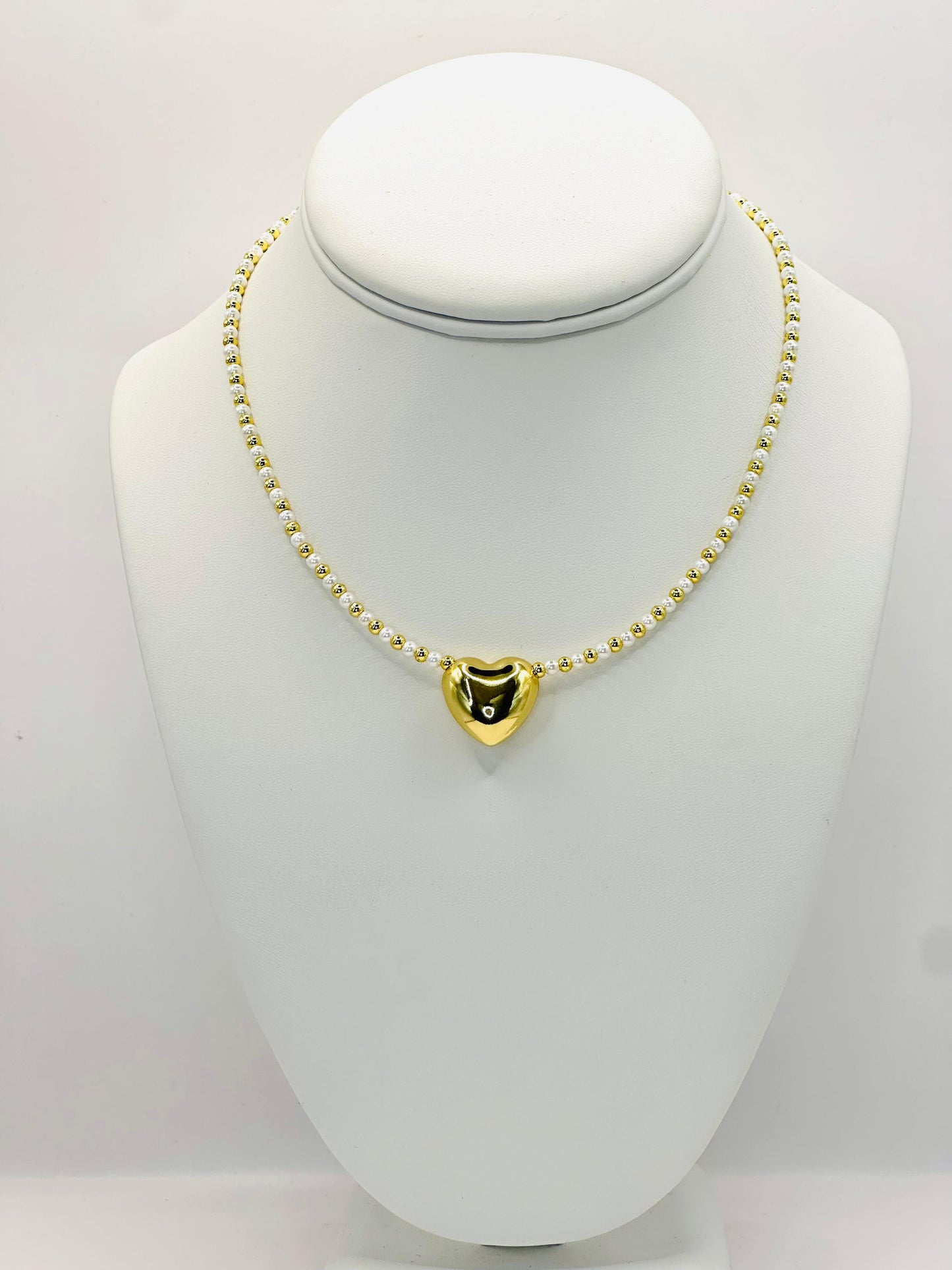 Heart pearl gold choker