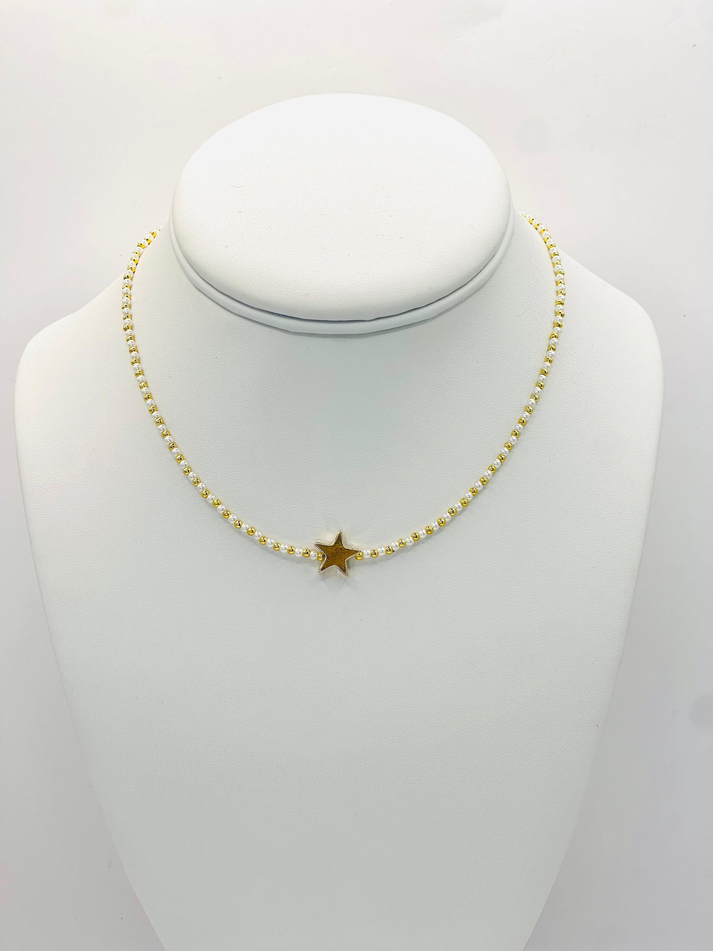 Mini star pearl choker