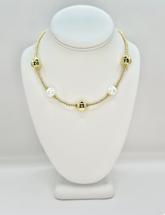 Magestic Gold and Pearl Choker